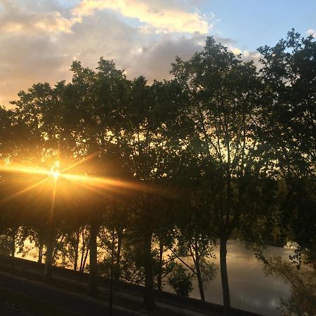 トゥールLoire Terrasseアパートメント エクステリア 写真